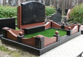 Где купить памятник в Москве: состав услуг гранитной мастерской