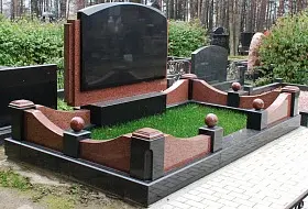 вертикальные памятники из гранита